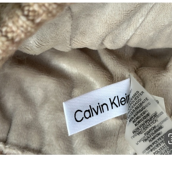 Calvin Klein Hat Tan Knit Beanie W/ Faux Fur Pom Pom Soft Lining - Picture 4 of 6